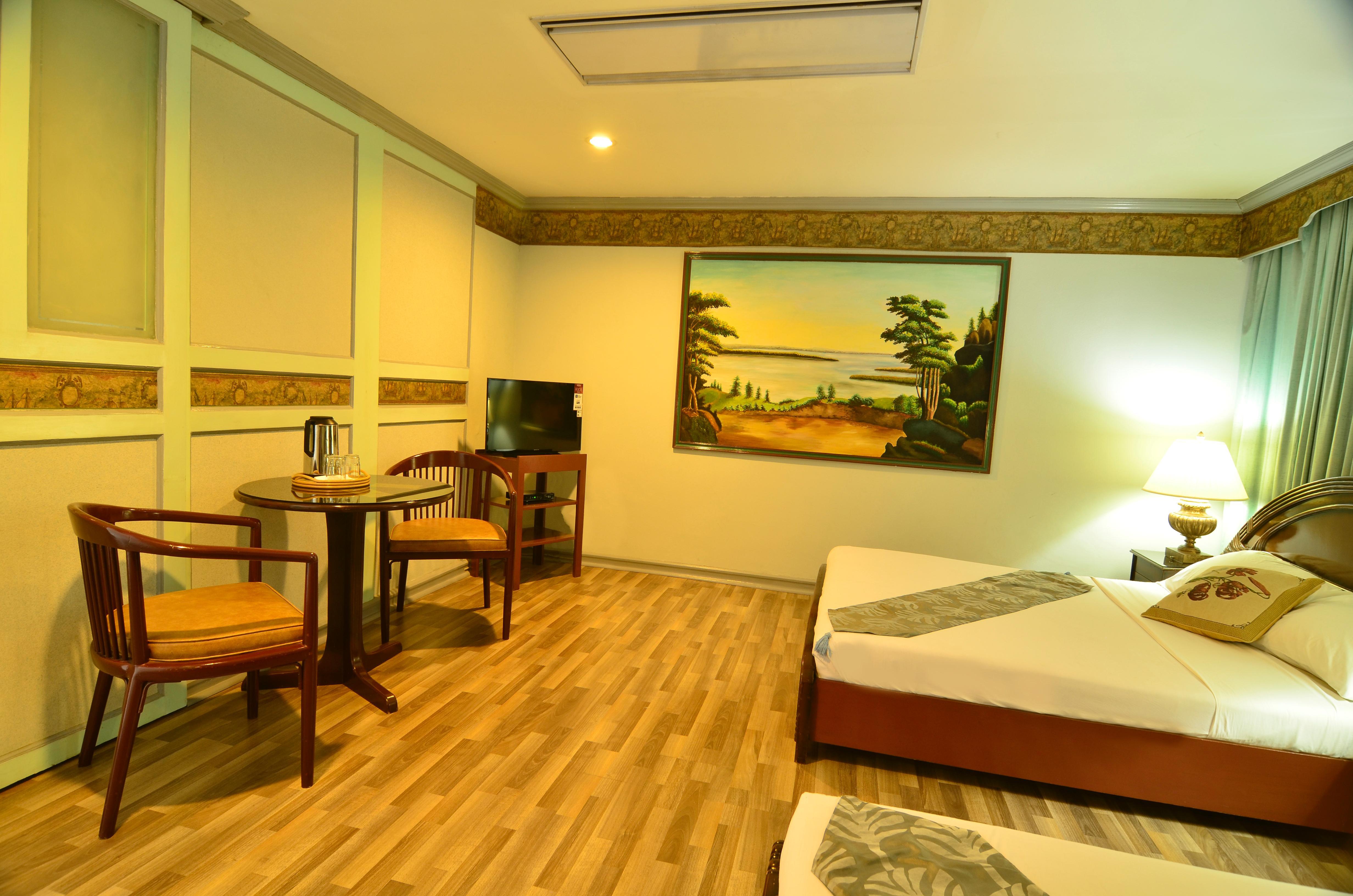 Holiday Plaza Hotel Cebu Stadt Exterior foto
