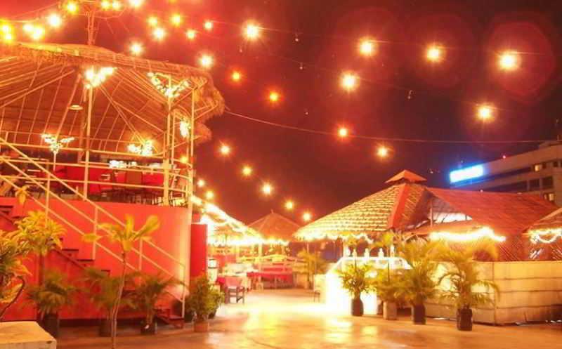 Holiday Plaza Hotel Cebu Stadt Exterior foto